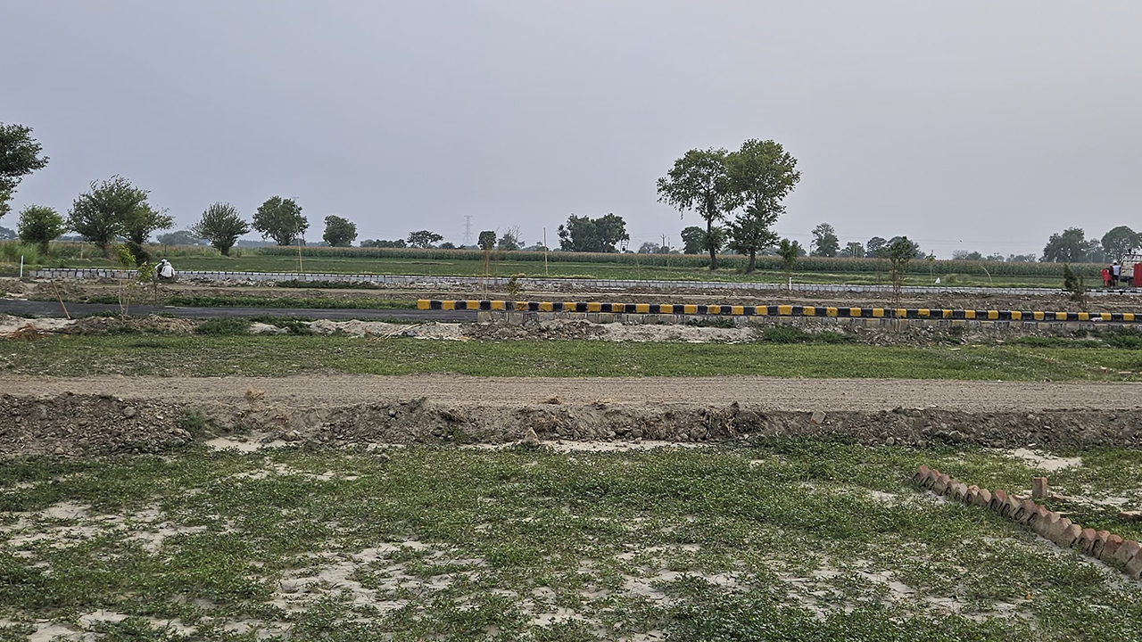 Plot Near Jewar Airport