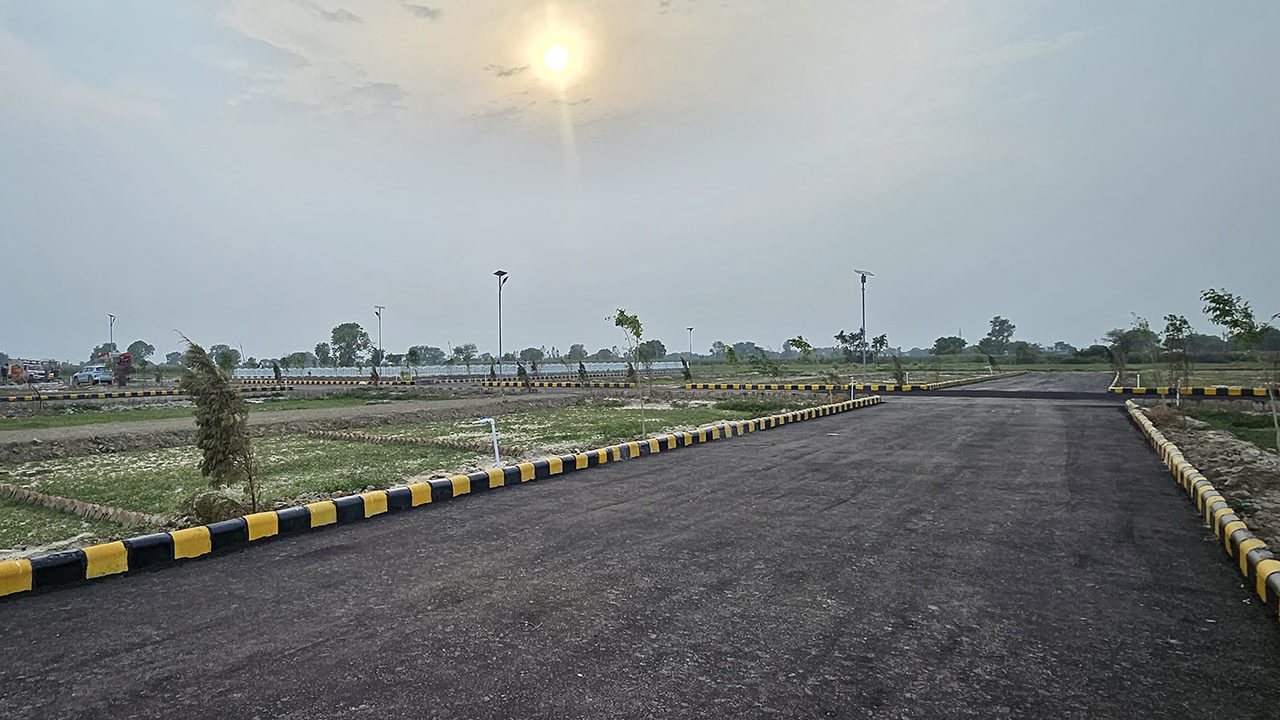 Plot Near Jewar Airport