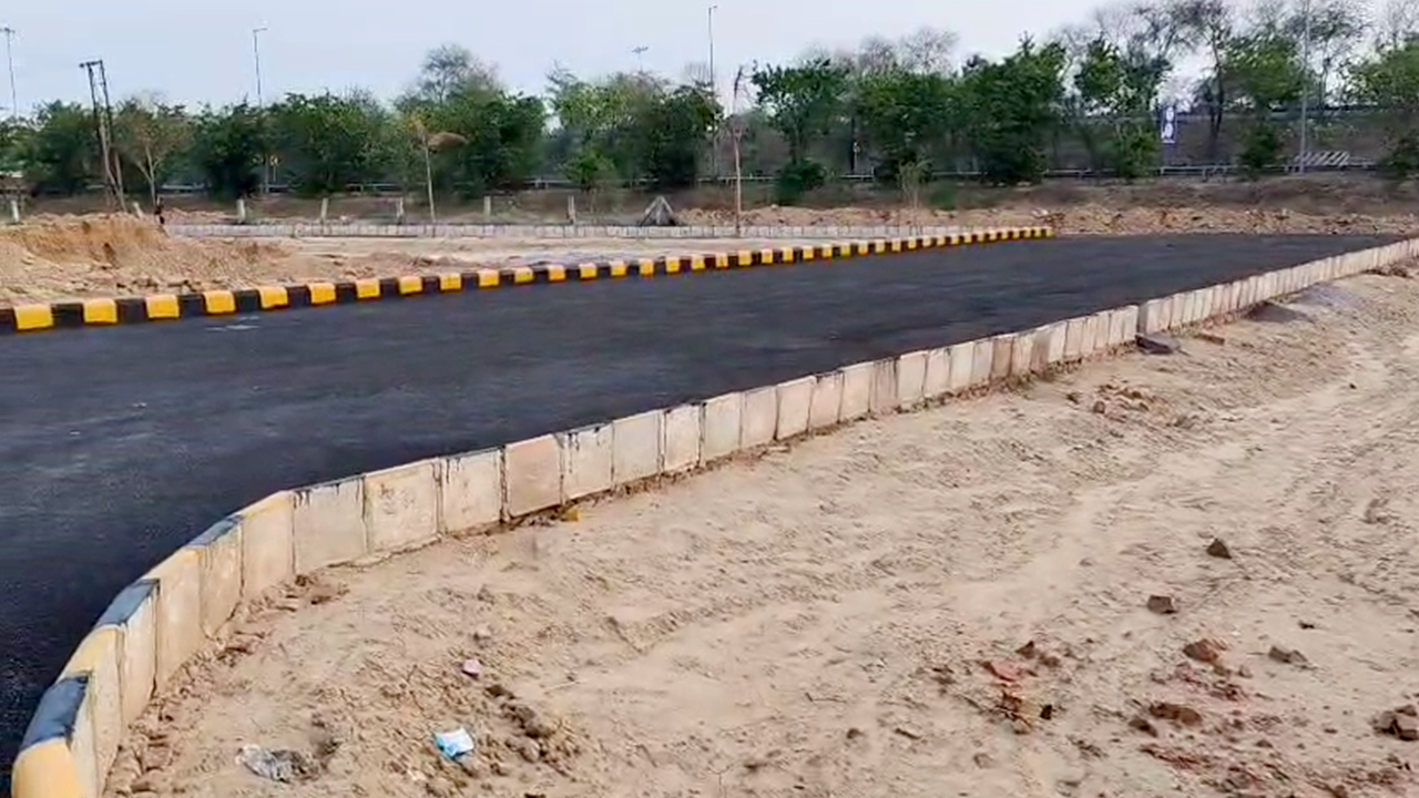 Plot Near Jewar Airport